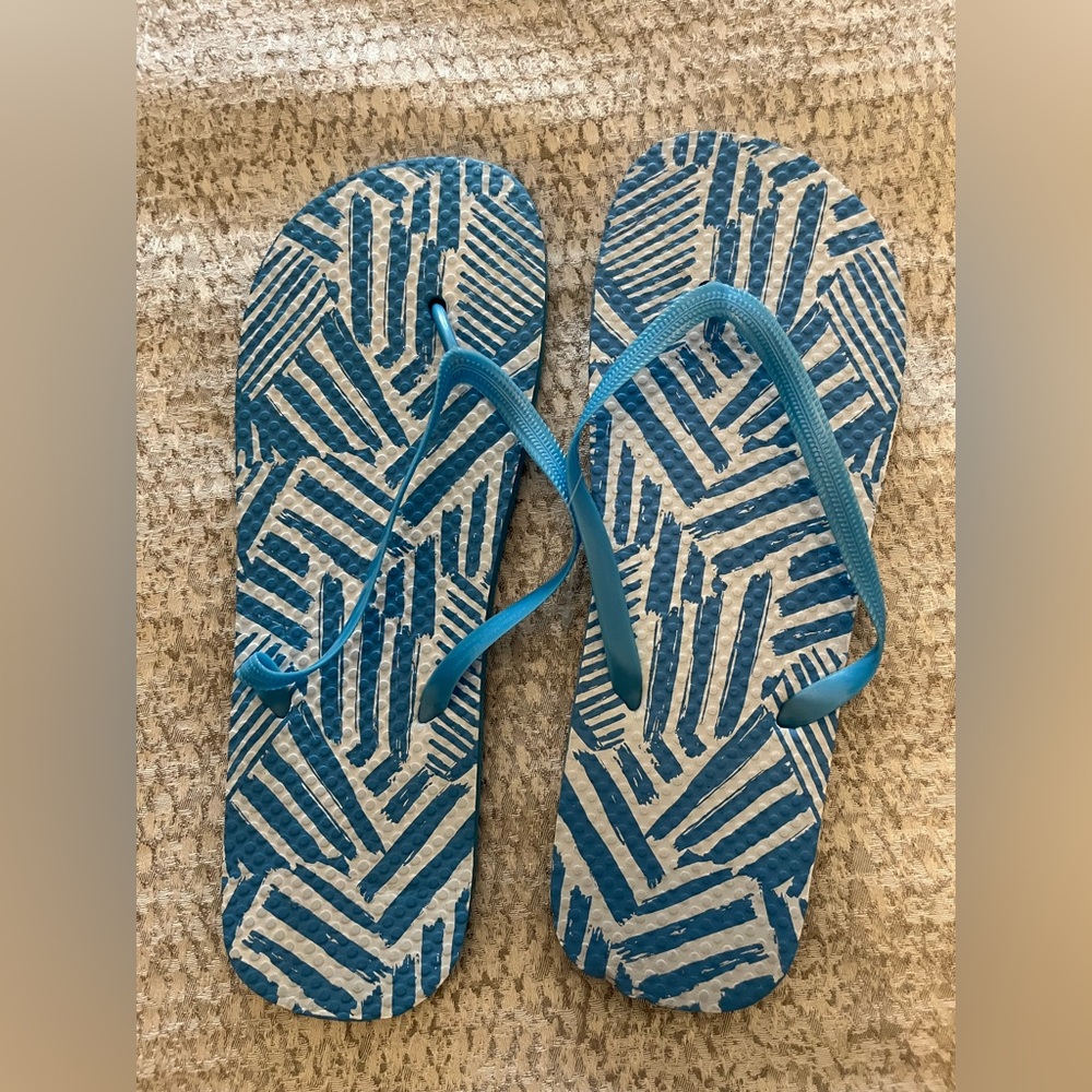 BRAND NEW Flip flops